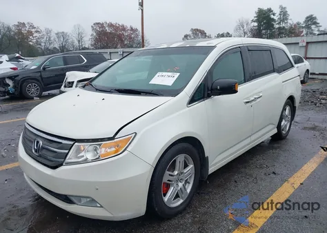 2013 Honda Odyssey Touring/Touring Elite from USA, damaged, VIN 5FNRL5H96DB047748